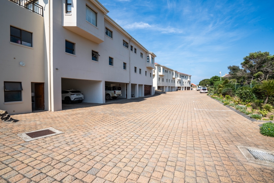 4 Bedroom Property for Sale in West Beach Eastern Cape